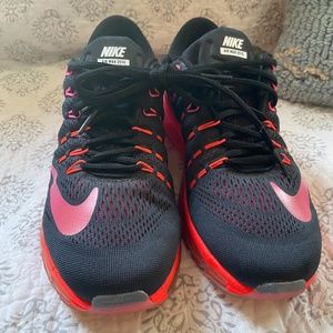 Nike AirMax Sneakers